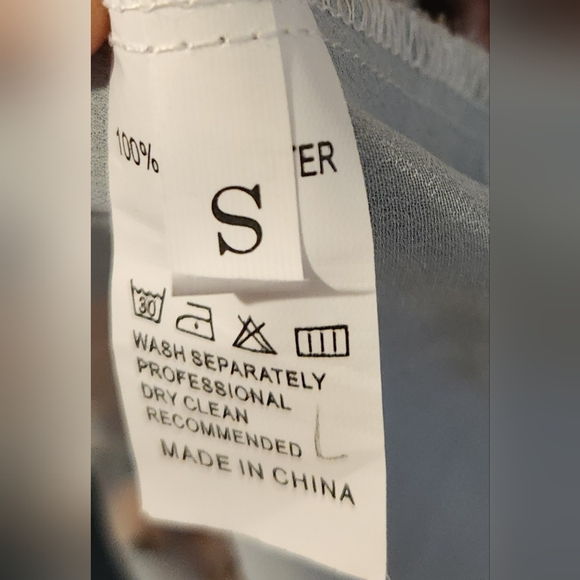 NWOT- K&K kimono. Size S. Beautiful floral print. - Picture 4 of 4